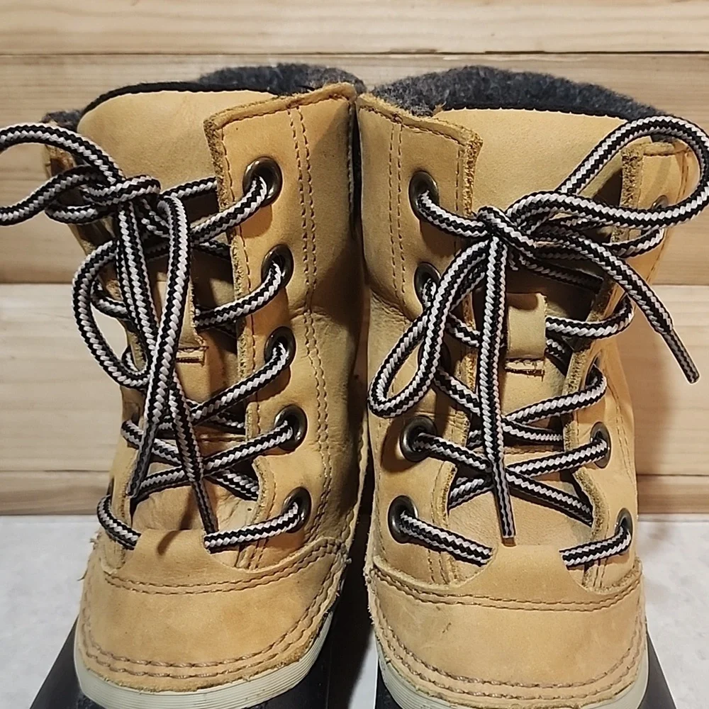 Sorel waterproof slimpack boots size 7